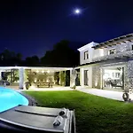 The Editor's - Member Of Spiritual Living Corfu * Virós